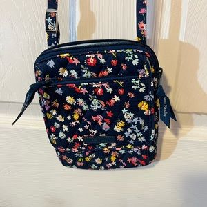 BNWOT Vera Bradley Scattered Wildflowers Crossbody Wallet